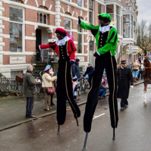 Pieten op stelten - Sinterklaas Act - Vertier Entertainment